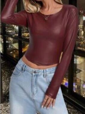 Long-Sleeve Faux Leather Crop Top in Burgundy